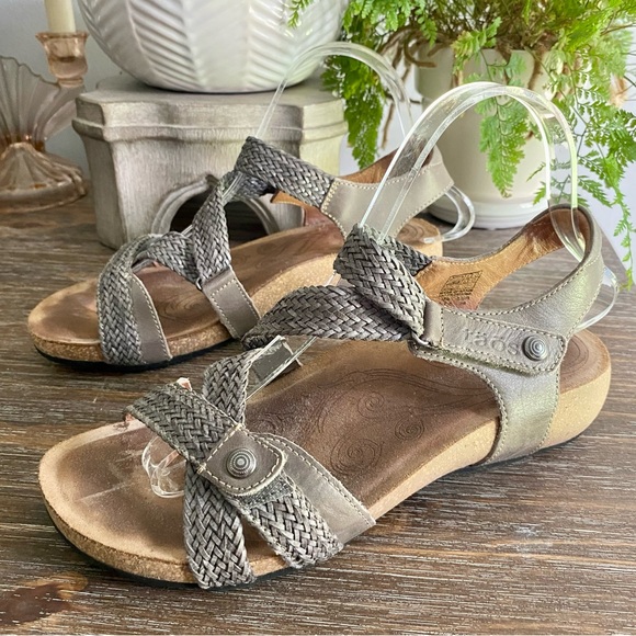 Taos | Trulie Lightweight Leather Sandal Woven Leather Womens 7 - 7.5 Dk Grey - Picture 3 of 12